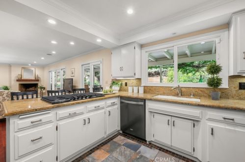 1430 Greenbriar Rd, Glendale CA  91207-1053 exterior