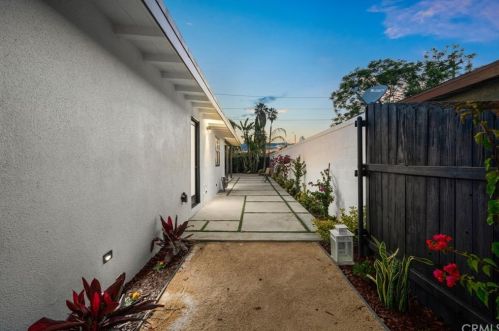 2041 Catalpa Ave, Anaheim CA  92801-3407 exterior
