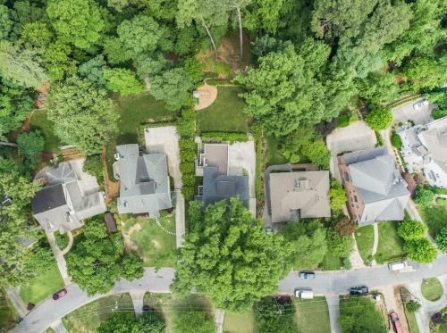 2654 Ellwood Dr, Atlanta GA  30305-3866 exterior