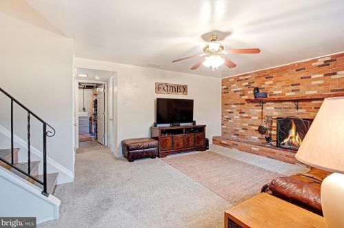 8634 Langport Dr, Springfield VA  exterior