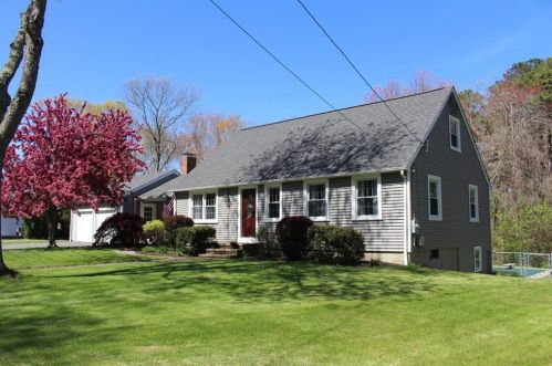 103 Pinecrest Dr, North Kingstown, RI 02852-5915