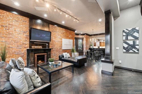 2615 Curtis St, Denver, CO 80205-2633