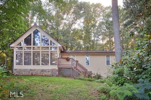 1823 Chondra Dr, Marietta, GA 30062-2736