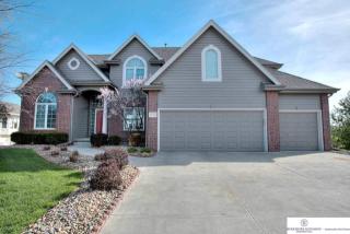 10725 Fairway Dr, Omaha, NE 68136-4055