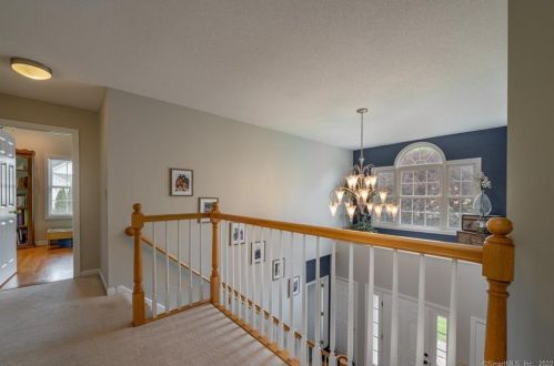 270 Budding Rdg, Southington CT  06489-4226 exterior