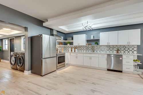 670 Federal Ter, Atlanta GA  30315-4433 exterior