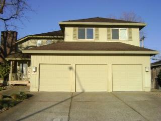 643 Atherton Dr, Lodi, CA 95242-3402