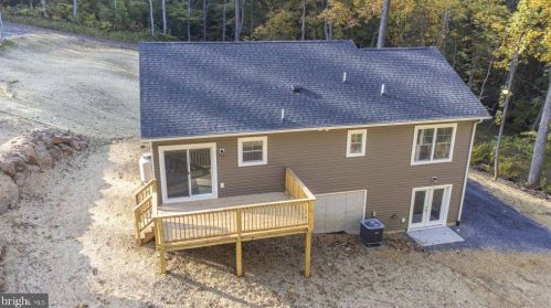 1400 High Top Rd, Linden, VA 22642-5500