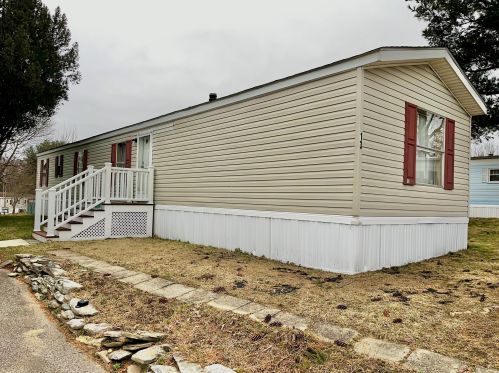13 Stonegate Dr, North Windham, CT 06256-1026