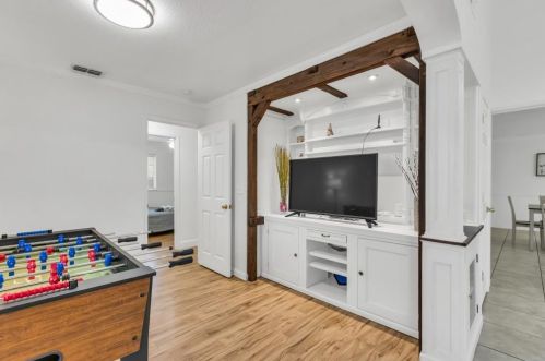 8616 Diamond Crest Ct, Elk Grove CA  95624-2848 exterior