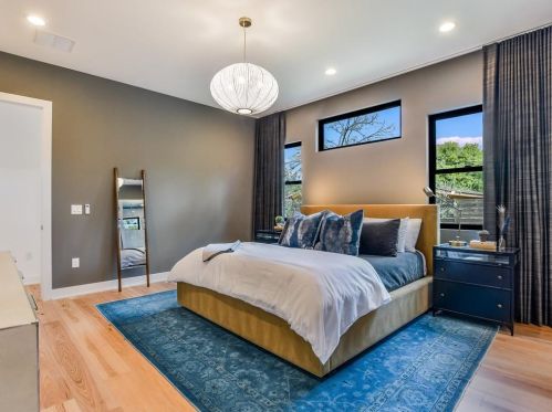 6001 Eureka Dr, Austin TX  78745-2962 exterior