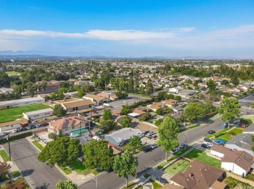 3223 Stonybrook Dr, Anaheim CA  92804-3023 exterior