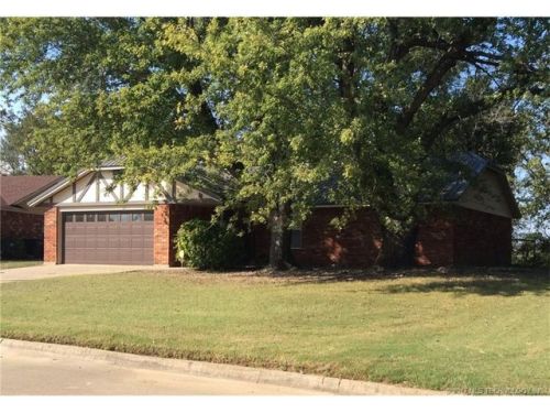 2000 Deer Run Cir, Muskogee, OK 74403-8439