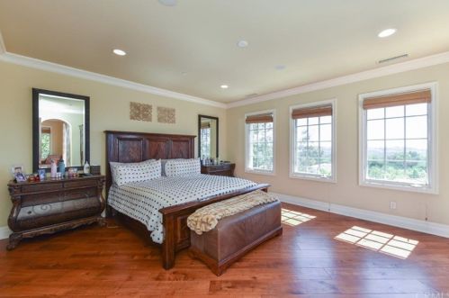 25 Blue Smt, Irvine CA  92603-0168 exterior