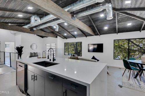 3132 Sparr Blvd, Glendale CA  91208-1663 exterior