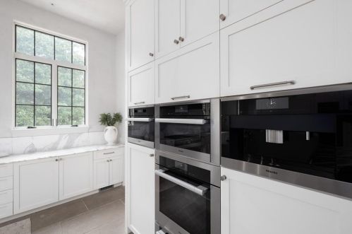 3994 Emma Ln, Atlanta GA  30342-3835 exterior