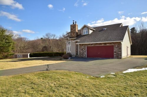 41 Margaret Dr, Coventry, CT 06238-1652