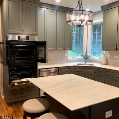 14 Forest Ridge Dr, Hackettstown NJ  07840-4846 exterior