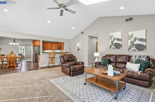 647 Buckeye Dr, Livermore, CA 94551-6528
