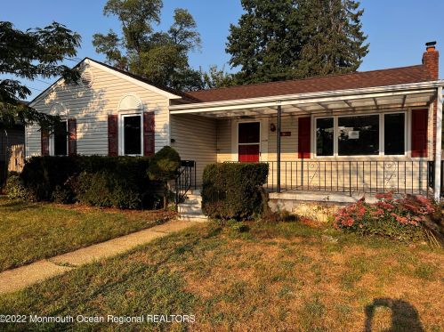16 Harkins Dr, Middletown, NJ 07748-1236