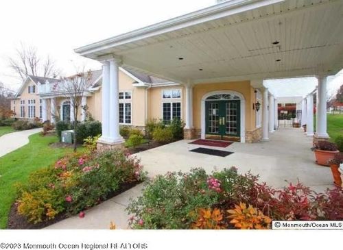 11 Hyacinth Ct, Holmdel Village, NJ 07733-2902