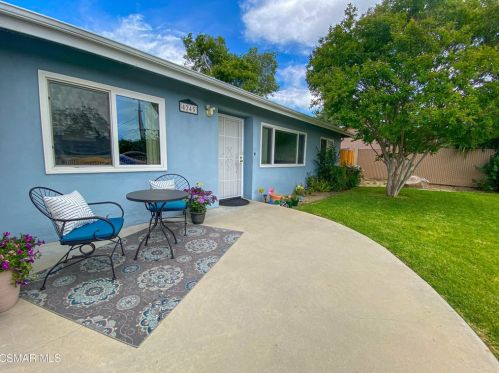 4245 Adam Rd, Simi Valley CA 93063-2341 exterior