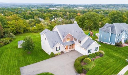 407 Scarborough Ln, Middletown, CT 06457-7551