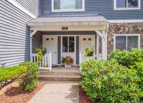 102 Wendover Dr, Upper Stepney, CT 06468-2826