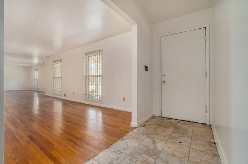 352 Harris Manor Dr, Atlanta GA  30311-2117 exterior