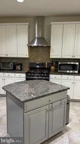 1865 Exton Dr, Fallston MD  exterior