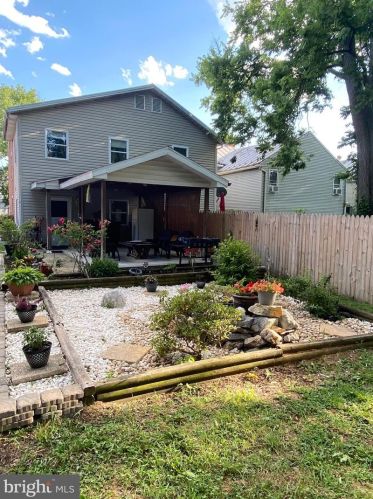 125 North St, Carlisle PA  17013-2431 exterior