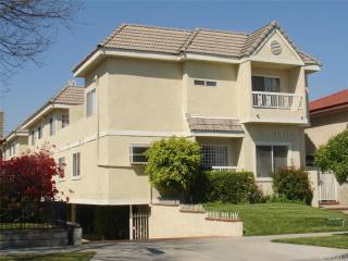 1713 Vine St, Alhambra, CA 91801-6610