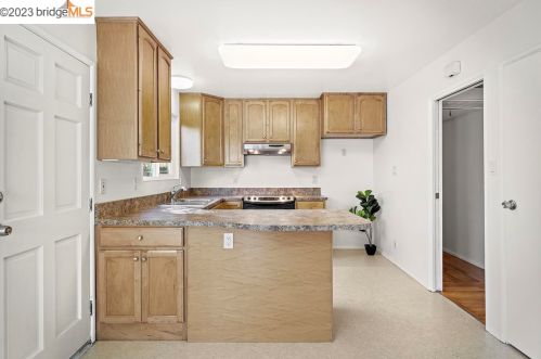 1005 Oak Grove Rd, Concord CA  94518-3004 exterior