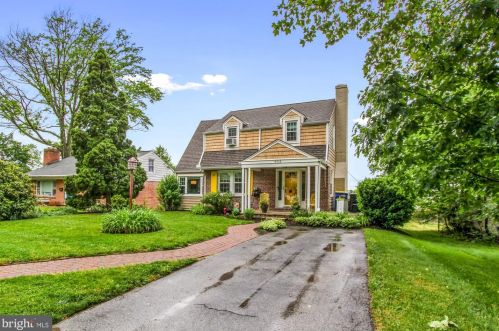 403 Creston Rd, York, PA 17403-2832