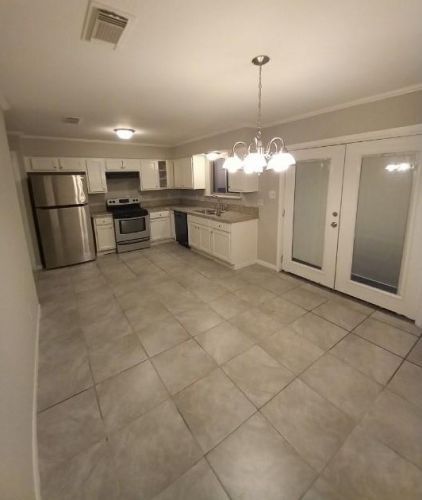 708 Plum St, Angleton TX  77515-5046 exterior