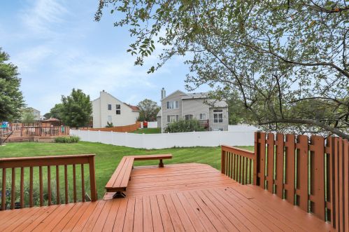 841 Tamarac Dr, Carol Stream IL  60188-4427 exterior