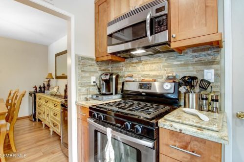 2548 Hawk St, Simi Valley CA 93065-2365 exterior