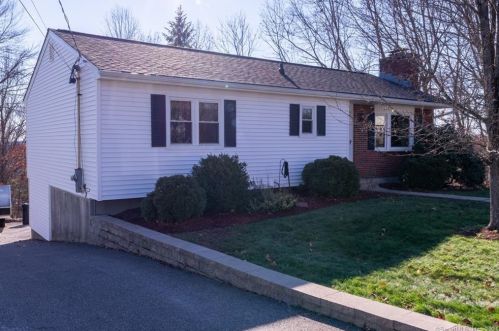 24 Parkwood Ave, Waterbury, CT 06708-2926