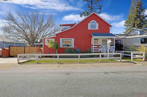 22245 Moyers St, Hayward, CA 94546-7217