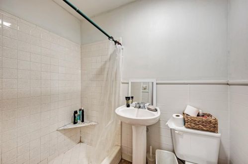 1617 Ashberry Dr, Austin TX  78723-1106 exterior