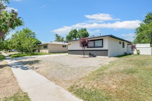 44049 Fern Ave, Lancaster, CA 93534-4432