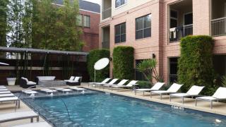 2702 Bagby St, Houston TX  77006-2204 exterior