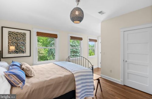 8409 Grove St, Silver Spring MD 20910-4761 exterior