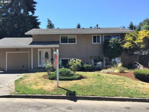 8816 Regents Dr, Portland OR  97212-1532 exterior