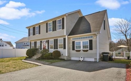 6 Endicott St, Providence, RI 02919-2706