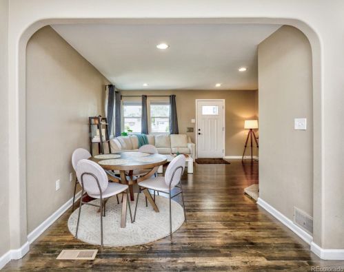2938 Oneida St, Denver CO  80207-2913 exterior