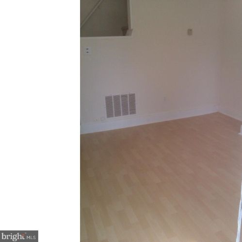 5 Hudson Ct, Trenton, NJ 08611-1617