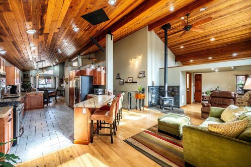 12095 Rainbow Dr, Truckee CA  96161-2732 exterior