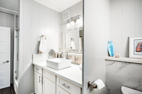 3750 Claudine St, Honolulu HI  96816-3808 exterior