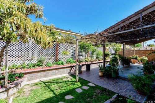 730 Halliday St, Anaheim CA  92804-3129 exterior